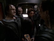 Filename=extant_StarTrek_DS9_7x22-TackingIntoTheWind_2410.jpg
Filesize=158KiB
Dimensions=1200x900
Date added=Jan 22, 2020 extant_StarTrek_DS9_7x22-TackingIntoTheWind_2410.jpg