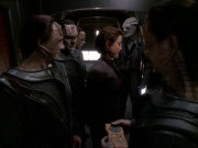 Filename=extant_StarTrek_DS9_7x22-TackingIntoTheWind_2416.jpg
Filesize=160KiB
Dimensions=1200x900
Date added=Jan 22, 2020 extant_StarTrek_DS9_7x22-TackingIntoTheWind_2416.jpg