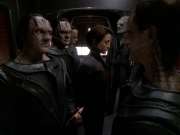 extant_StarTrek_DS9_7x22-TackingIntoTheWind_2437.jpg
