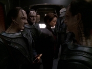 extant_StarTrek_DS9_7x22-TackingIntoTheWind_2438.jpg