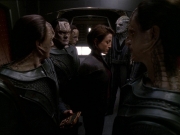 extant_StarTrek_DS9_7x22-TackingIntoTheWind_2439.jpg
