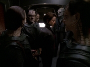 extant_StarTrek_DS9_7x22-TackingIntoTheWind_2440.jpg