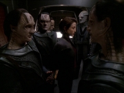 extant_StarTrek_DS9_7x22-TackingIntoTheWind_2441.jpg