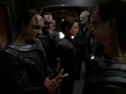 extant_StarTrek_DS9_7x22-TackingIntoTheWind_2444.jpg