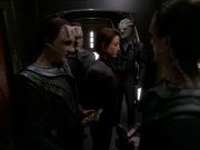 extant_StarTrek_DS9_7x22-TackingIntoTheWind_2446.jpg