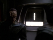 extant_StarTrek_DS9_7x22-TackingIntoTheWind_2455.jpg