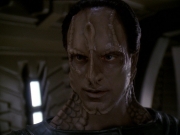 extant_StarTrek_DS9_7x22-TackingIntoTheWind_2460.jpg