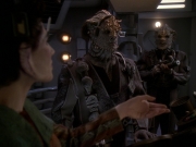 extant_StarTrek_DS9_7x22-TackingIntoTheWind_2549.jpg