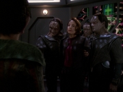 extant_StarTrek_DS9_7x22-TackingIntoTheWind_2551.jpg