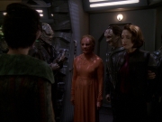 extant_StarTrek_DS9_7x22-TackingIntoTheWind_2565.jpg