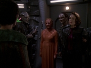 extant_StarTrek_DS9_7x22-TackingIntoTheWind_2582.jpg