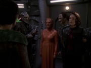 extant_StarTrek_DS9_7x22-TackingIntoTheWind_2583.jpg