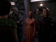 extant_StarTrek_DS9_7x22-TackingIntoTheWind_2584.jpg