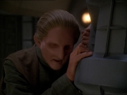 extant_StarTrek_DS9_7x22-TackingIntoTheWind_3416.jpg