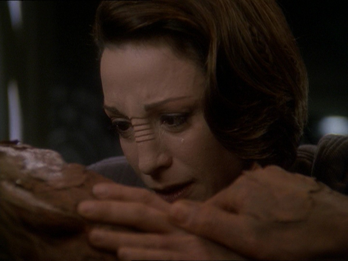 extant_StarTrek_DS9_7x23-ExtremeMeasures_0328.jpg