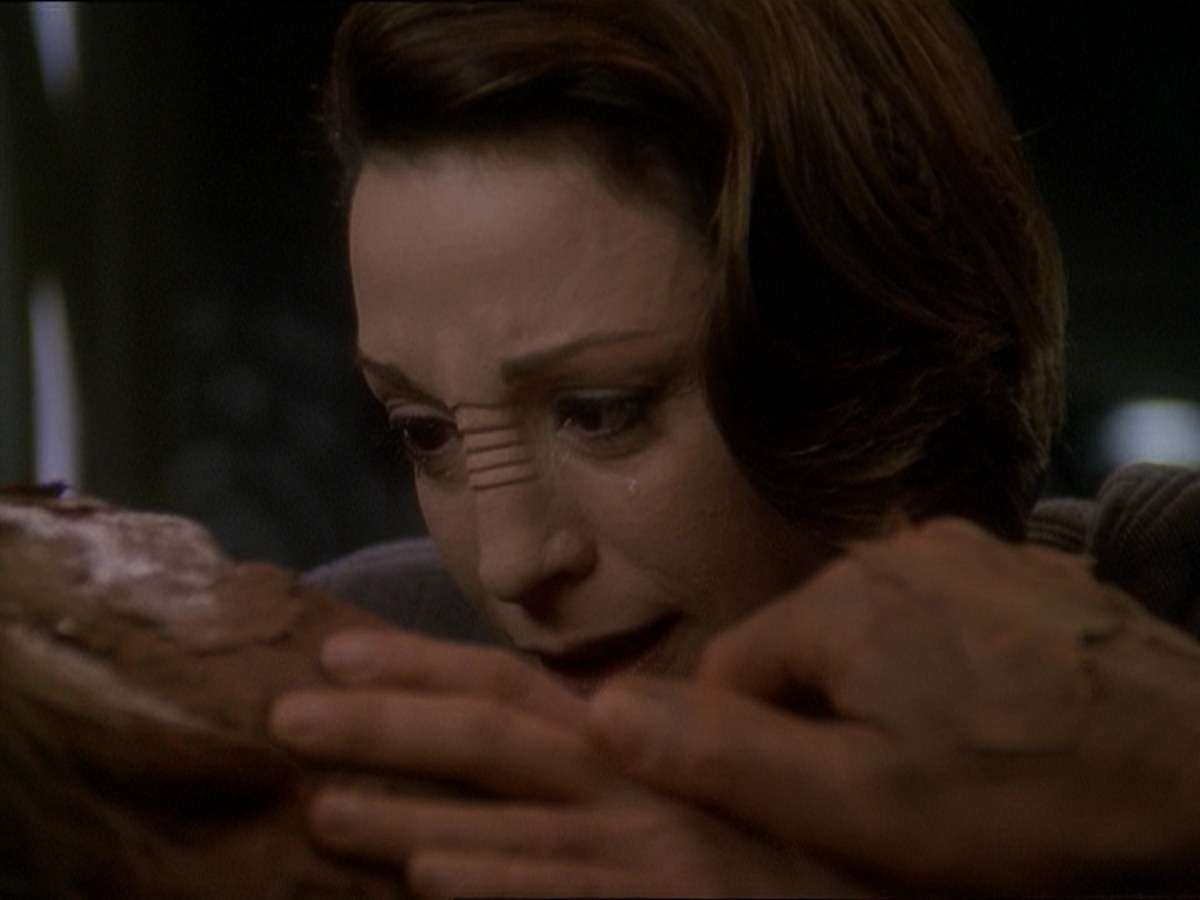 extant_StarTrek_DS9_7x23-ExtremeMeasures_0329.jpg