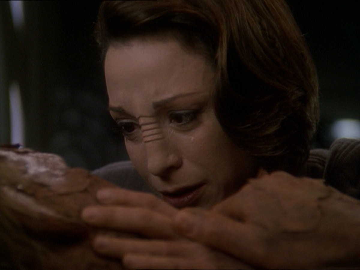 extant_StarTrek_DS9_7x23-ExtremeMeasures_0331.jpg