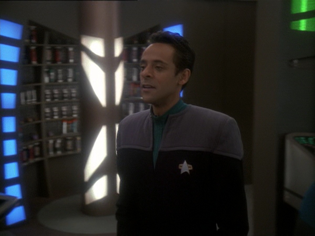 extant_StarTrek_DS9_7x23-ExtremeMeasures_0416.jpg