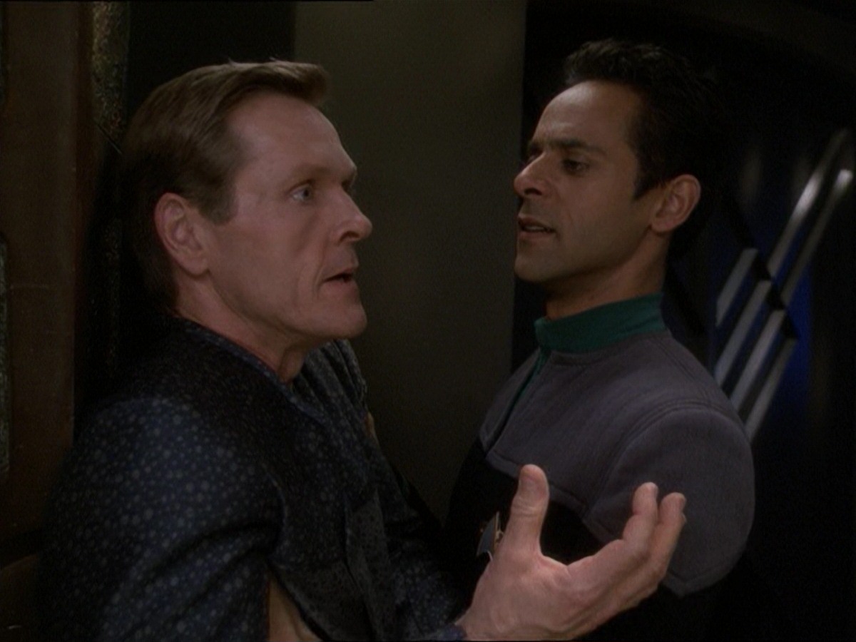 extant_StarTrek_DS9_7x23-ExtremeMeasures_1989.jpg