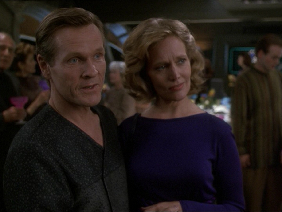 extant_StarTrek_DS9_7x23-ExtremeMeasures_2312.jpg