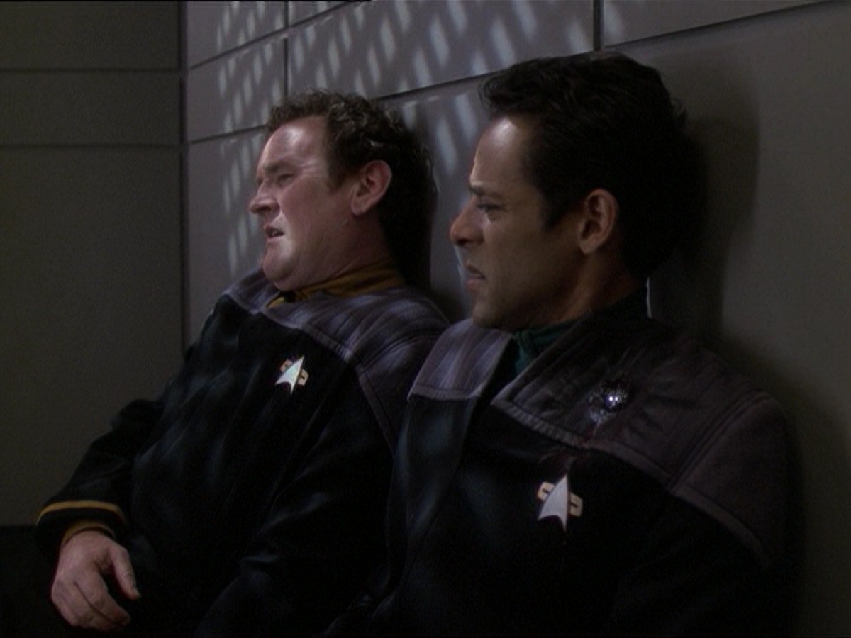 extant_StarTrek_DS9_7x23-ExtremeMeasures_2671.jpg
