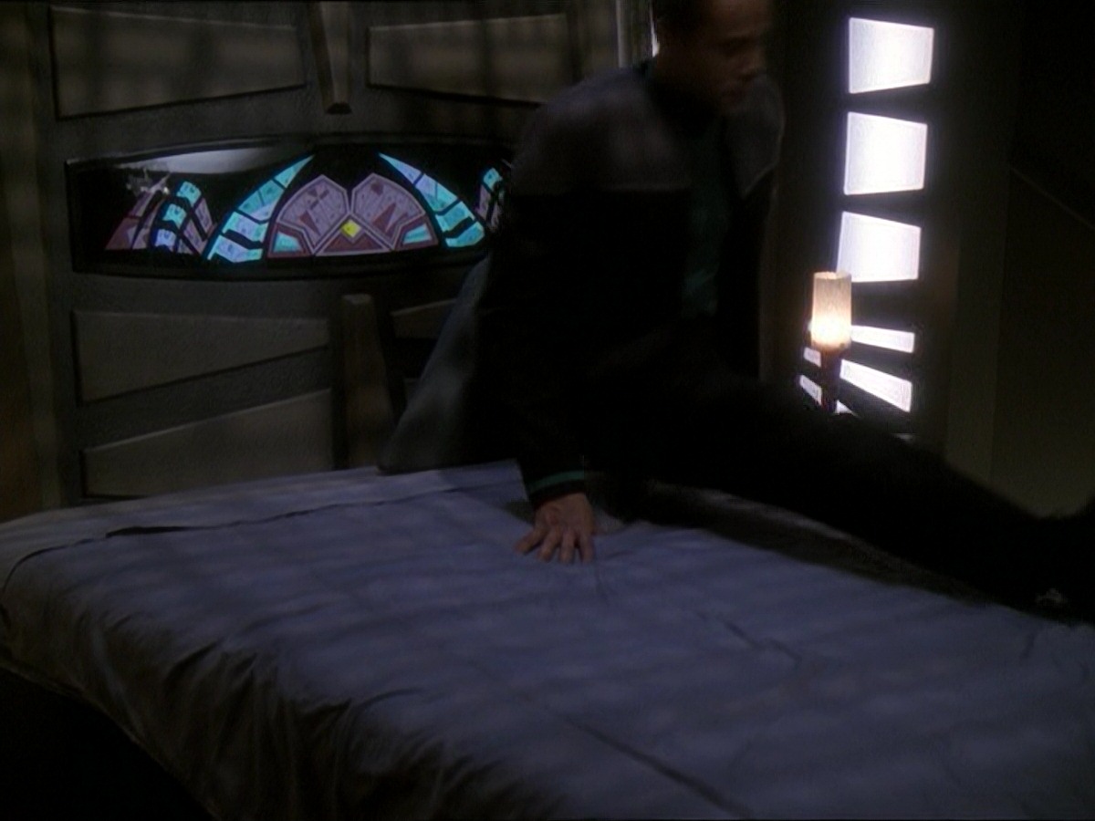 extant_StarTrek_DS9_7x23-ExtremeMeasures_3047.jpg