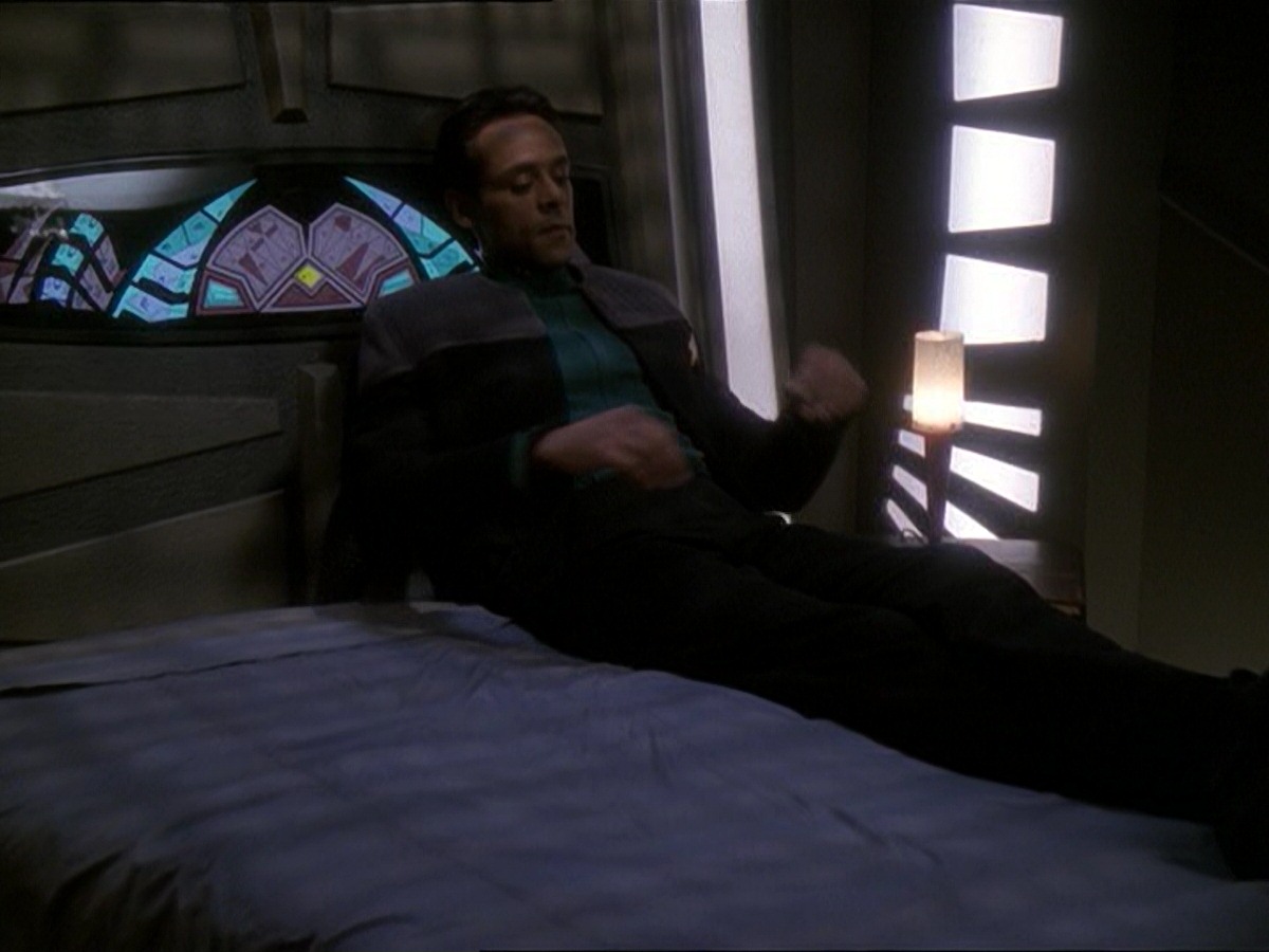 extant_StarTrek_DS9_7x23-ExtremeMeasures_3052.jpg