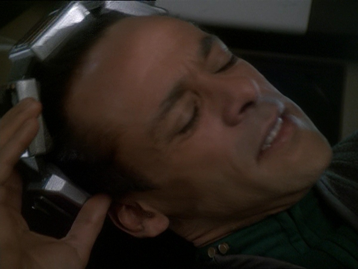 extant_StarTrek_DS9_7x23-ExtremeMeasures_3456.jpg