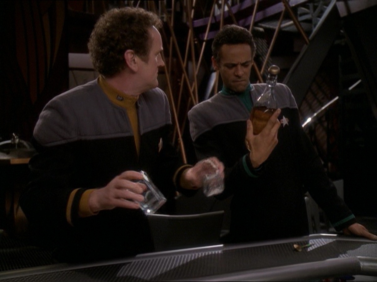 extant_StarTrek_DS9_7x23-ExtremeMeasures_3590.jpg