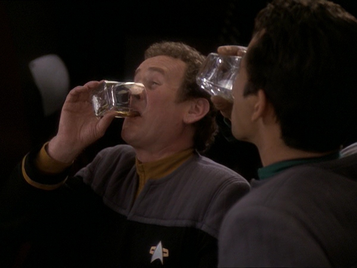 extant_StarTrek_DS9_7x23-ExtremeMeasures_3671.jpg