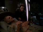 extant_StarTrek_DS9_7x23-ExtremeMeasures_0109.jpg