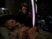 extant_StarTrek_DS9_7x23-ExtremeMeasures_0110.jpg