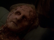 extant_StarTrek_DS9_7x23-ExtremeMeasures_0123.jpg