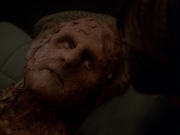 extant_StarTrek_DS9_7x23-ExtremeMeasures_0126.jpg