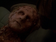 extant_StarTrek_DS9_7x23-ExtremeMeasures_0128.jpg