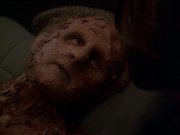 extant_StarTrek_DS9_7x23-ExtremeMeasures_0173.jpg