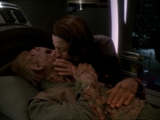 extant_StarTrek_DS9_7x23-ExtremeMeasures_0306.jpg