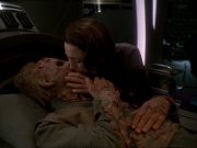 extant_StarTrek_DS9_7x23-ExtremeMeasures_0307.jpg