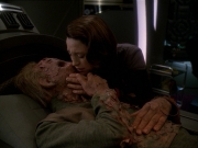 extant_StarTrek_DS9_7x23-ExtremeMeasures_0309.jpg