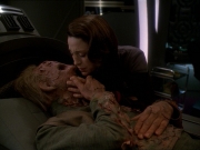 extant_StarTrek_DS9_7x23-ExtremeMeasures_0311.jpg