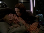 extant_StarTrek_DS9_7x23-ExtremeMeasures_0312.jpg
