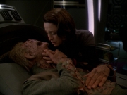 extant_StarTrek_DS9_7x23-ExtremeMeasures_0313.jpg
