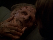 extant_StarTrek_DS9_7x23-ExtremeMeasures_0317.jpg