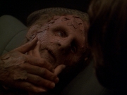 extant_StarTrek_DS9_7x23-ExtremeMeasures_0319.jpg