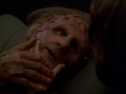 extant_StarTrek_DS9_7x23-ExtremeMeasures_0321.jpg