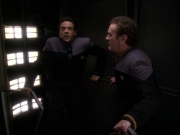extant_StarTrek_DS9_7x23-ExtremeMeasures_1890.jpg