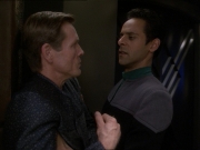 extant_StarTrek_DS9_7x23-ExtremeMeasures_2006.jpg