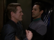 extant_StarTrek_DS9_7x23-ExtremeMeasures_2007.jpg