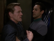 extant_StarTrek_DS9_7x23-ExtremeMeasures_2011.jpg