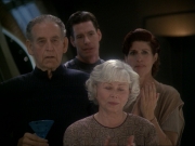extant_StarTrek_DS9_7x23-ExtremeMeasures_2207.jpg